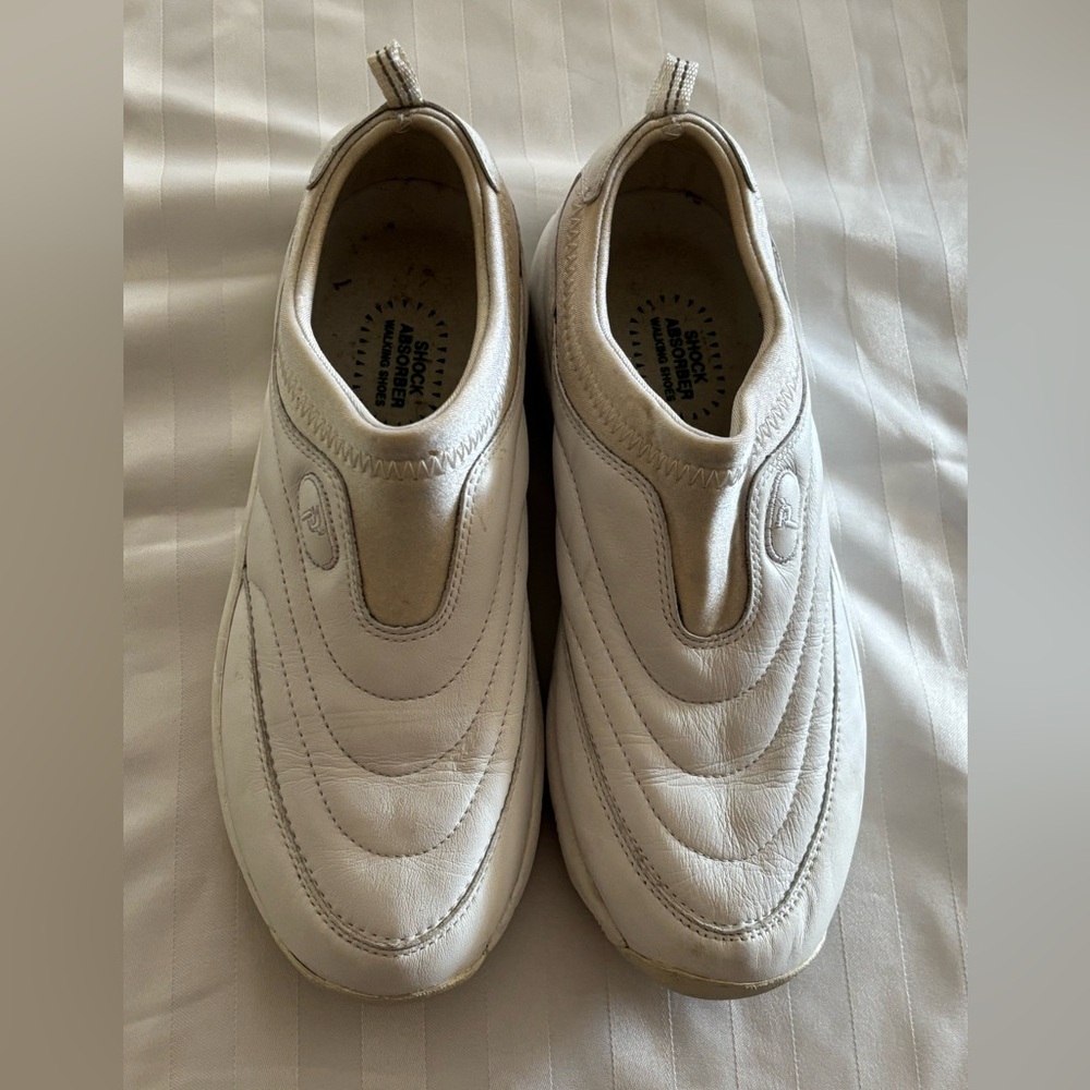Propet Womens 8 1/2 M(B) Shock Absorber White Walking Shoes (Good Condition)